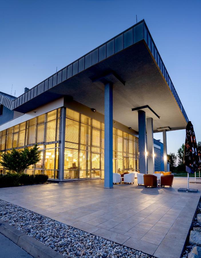 Hotel Ring Orechová Potôň Exteriér fotografie