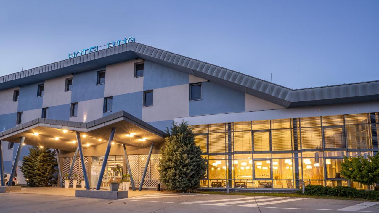 Hotel Ring Orechová Potôň Exteriér fotografie